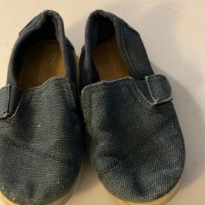 TOMs little kids size 9